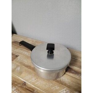 Sears 762 Maid Of Honor 1.5 Quart Heat Core Saucepan W/Lid